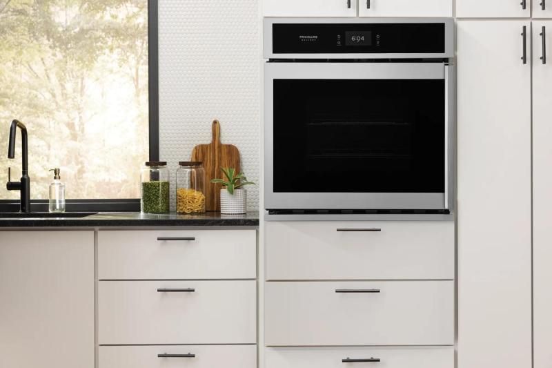 27" Frigidaire Gallery Single Electric Wall Oven - GCWS276SAF
